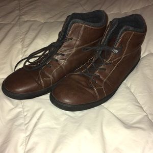 Men’s high top, lined lace ups